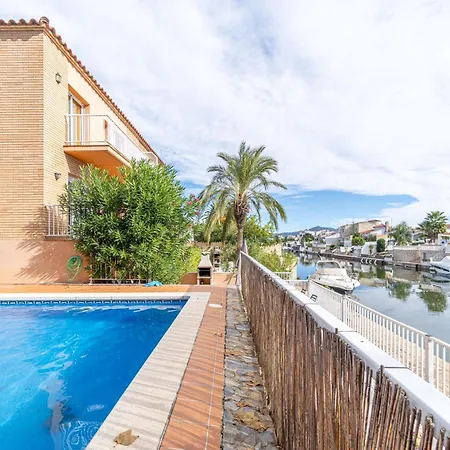 Horská chata Jouvacations 3 Freser Con Piscina Compartida Empuriabrava